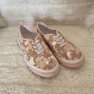 Gap kids animal print camouflage shoe